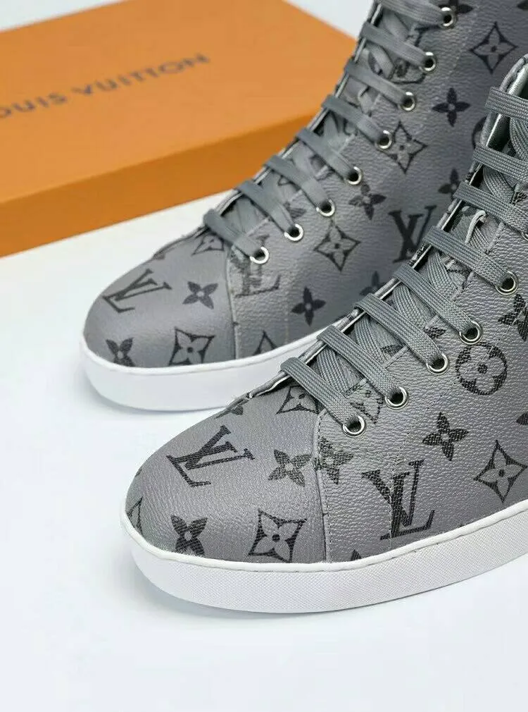 Factory price: 400💰【LV】Official website popular series 🇮🇹🇮🇹1:1 production, selected high-end imported imitation sheepskin lining sheepskin pads, matched with Louis Vuitton Monogram Ecli men's shoes 💰se canvas and pure white rubber soles, extremely simple design, perfect interpretation of the latest inspiration for shoes, classic and fashionable integration, 🔍🔍high quality, worthy of your possession. The bottom car thread will never be unglued. Sellers are welcome to sell as shown in the picture above. We can send one piece on behalf of you. Number of yards: 38-44 (45 yards can be customized)